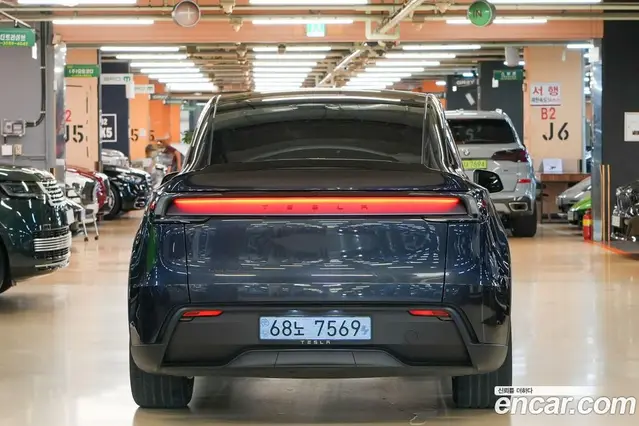 Tesla Model Y 2026 1.0 автомат (гидро), миниатюра 4