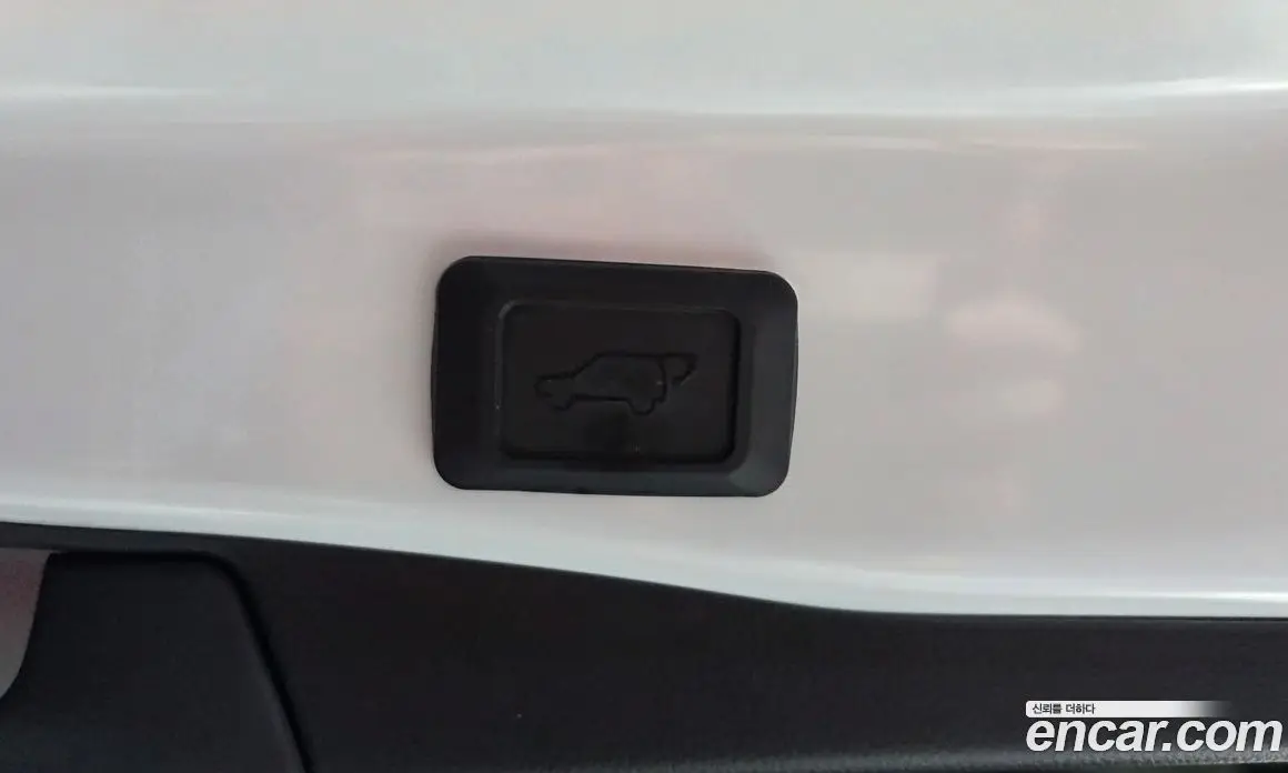 Toyota RAV4 2023 2.5 автомат (гидро), фото 19