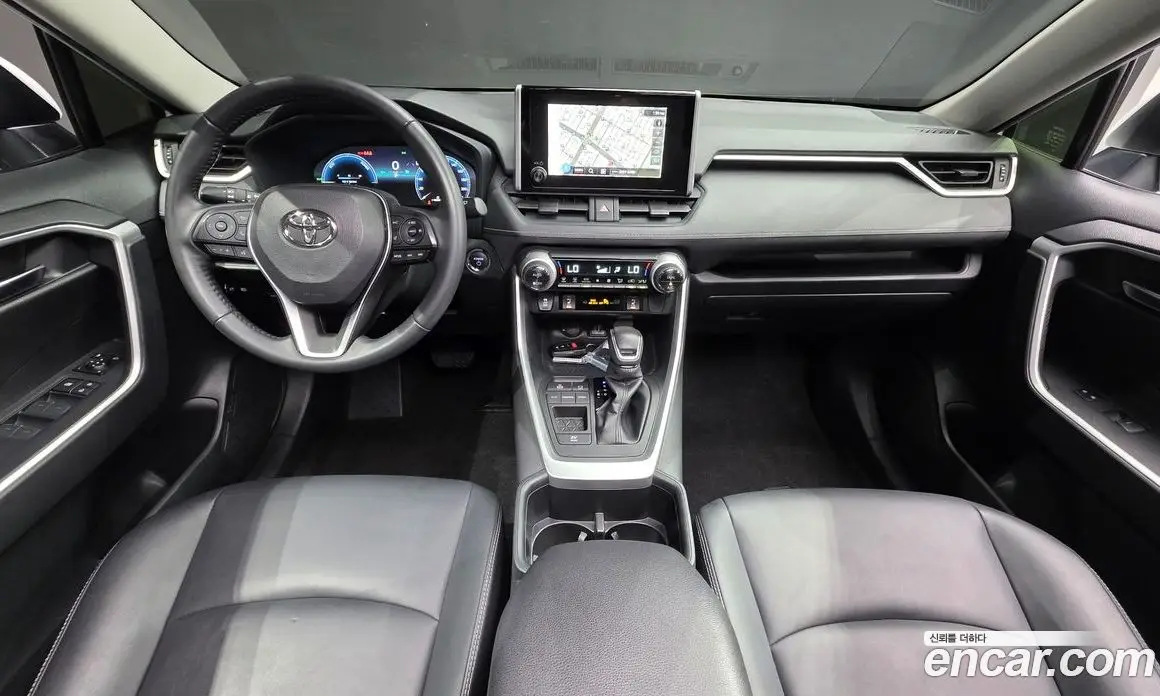Toyota RAV4 2023 2.5 автомат (гидро), фото 7