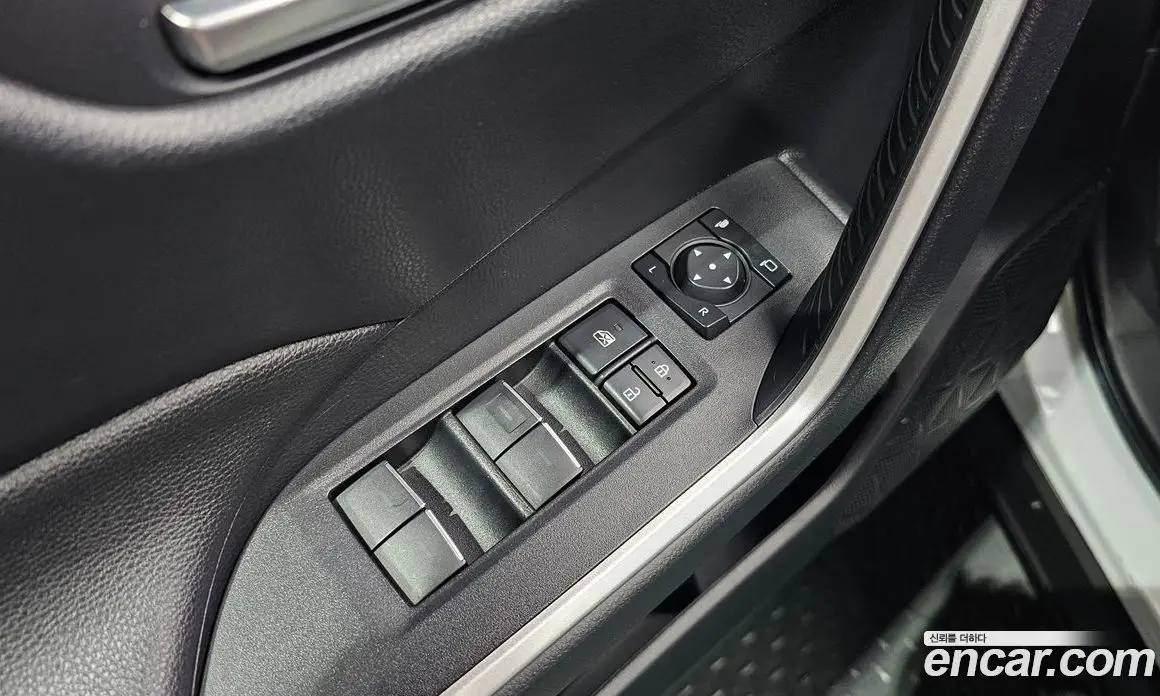 Toyota RAV4 2023 2.5 автомат (гидро), фото 20