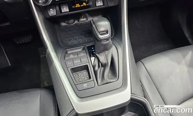 Toyota RAV4 2023 2.5 автомат (гидро), миниатюра 9