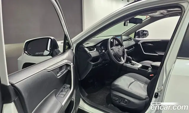 Toyota RAV4 2023 2.5 автомат (гидро), миниатюра 10