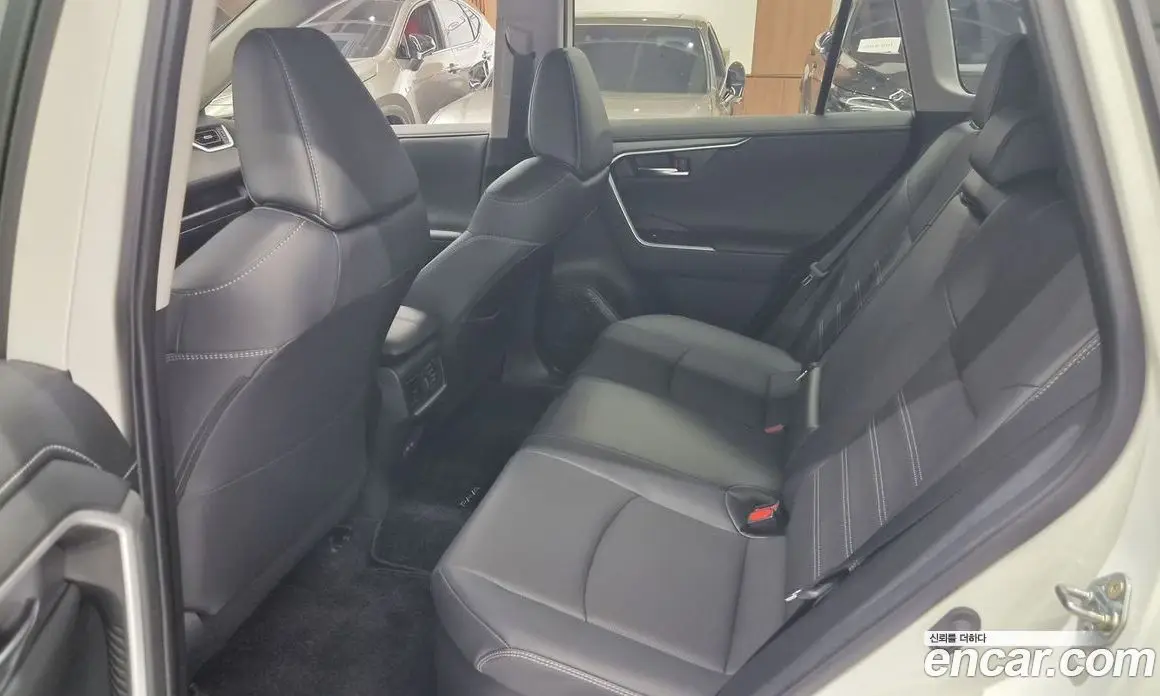 Toyota RAV4 2025 2.5 автомат (вариатор), фото 11