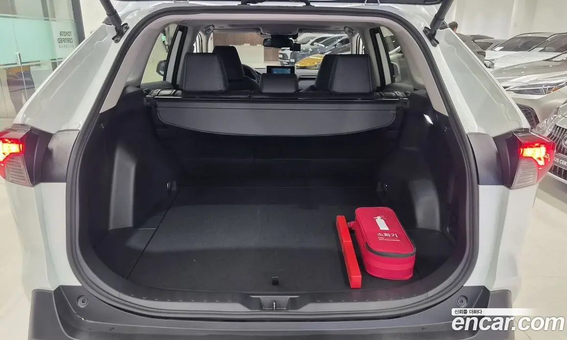 Toyota RAV4 2025 2.5 автомат (вариатор), фото 19