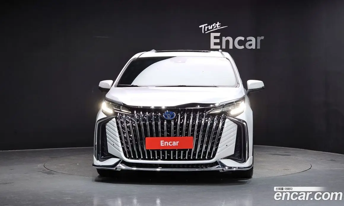 Toyota Sienna 2023 2.5 автомат (гидро), фото 3