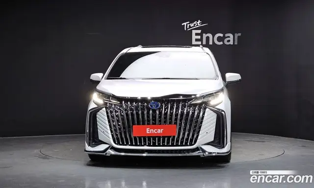 Toyota Sienna 2023 2.5 автомат (гидро), миниатюра 3
