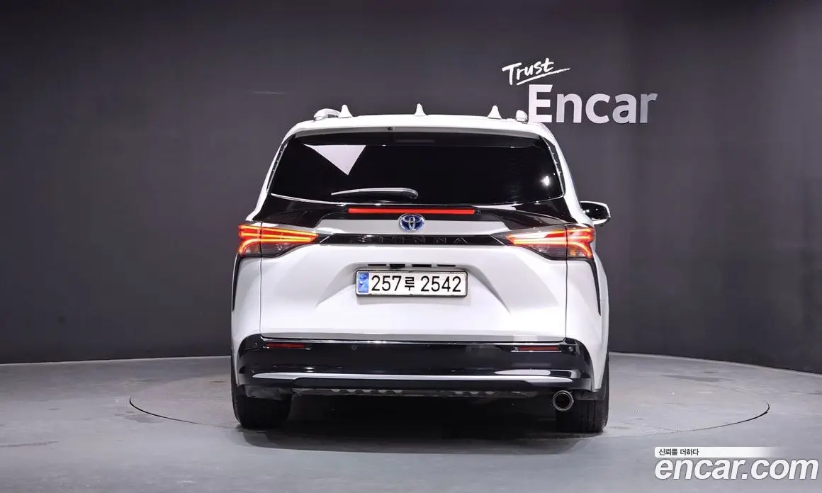 Toyota Sienna 2023 2.5 автомат (гидро), фото 4
