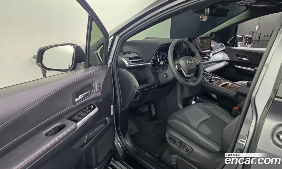 Toyota Sienna 2025 2.5 автомат (гидро), фото 13