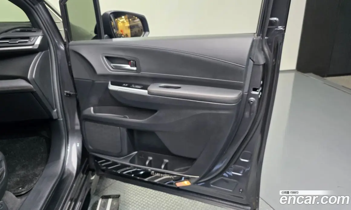 Toyota Sienna 2025 2.5 автомат (гидро), фото 15