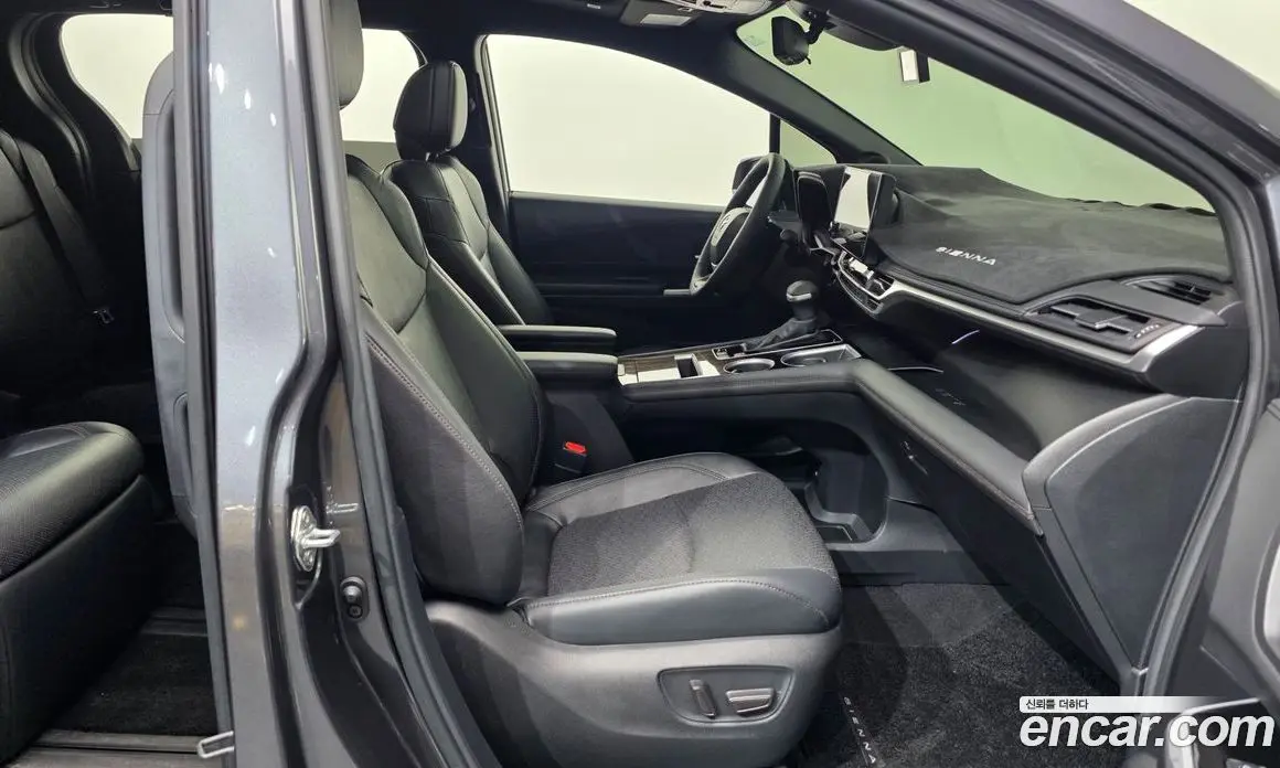 Toyota Sienna 2025 2.5 автомат (гидро), фото 17
