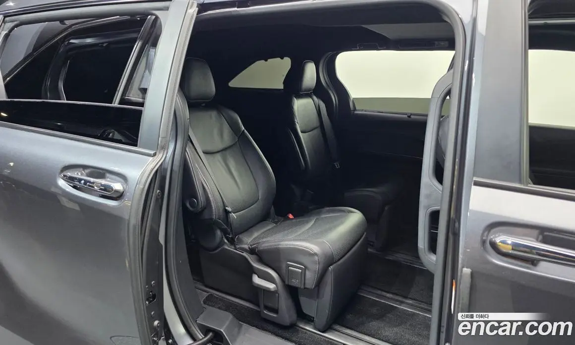 Toyota Sienna 2025 2.5 автомат (гидро), фото 18
