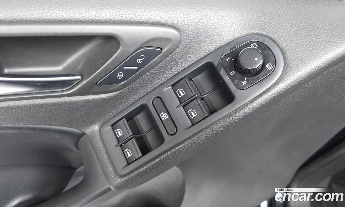 Volkswagen Golf 2010 2.0 автомат (гидро), фото 15