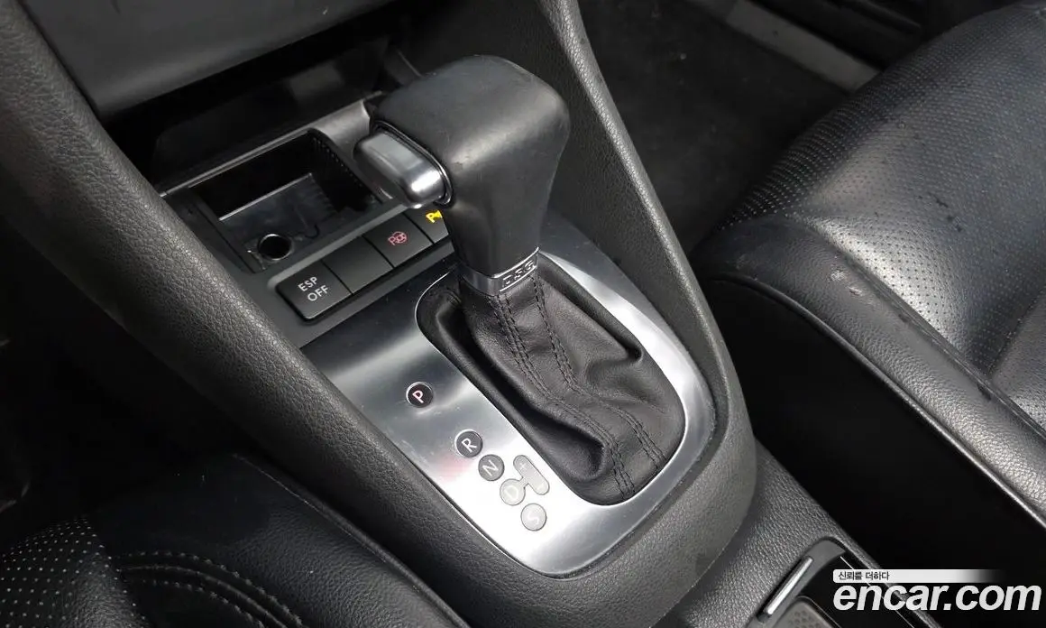 Volkswagen Golf 2010 2.0 автомат (гидро), фото 9