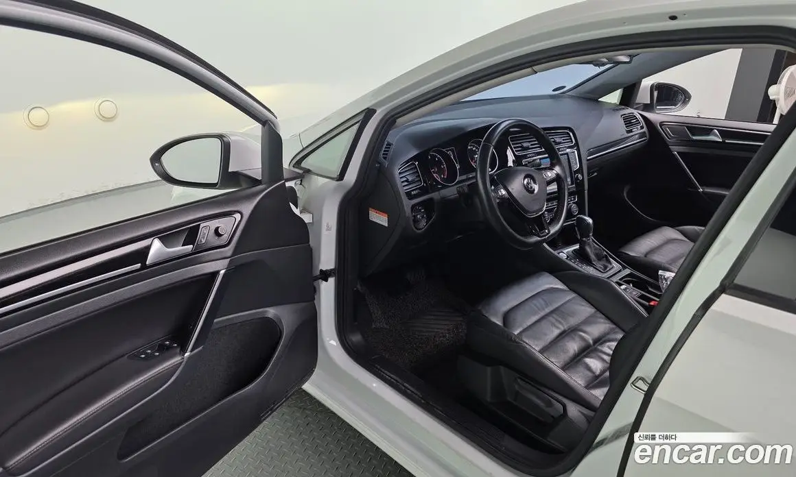 Volkswagen Golf 2015 2.0 автомат (гидро), фото 11 Volkswagen Golf 2015 2.0 автомат (гидро), фото 11