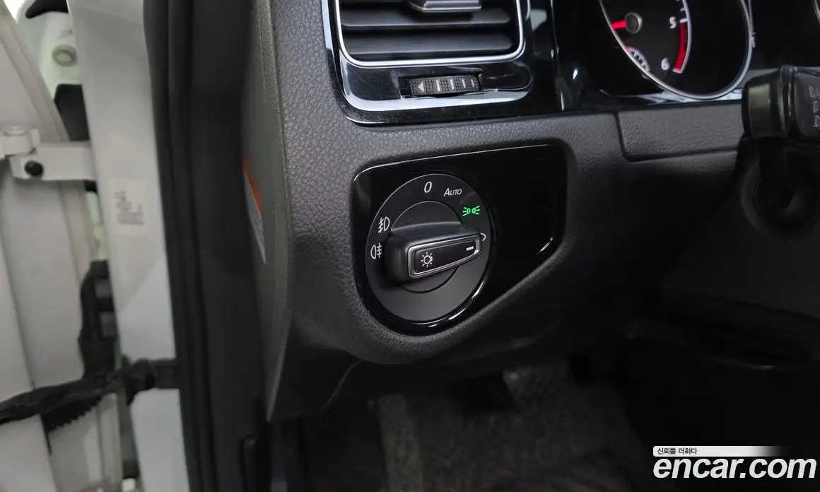 Volkswagen Golf 2015 2.0 автомат (гидро), фото 19 Volkswagen Golf 2015 2.0 автомат (гидро), фото 19