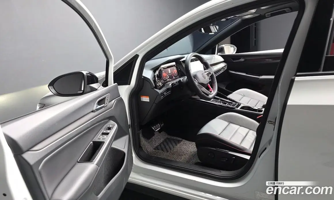 Volkswagen Golf 2024 2.0 автомат (гидро), фото 12