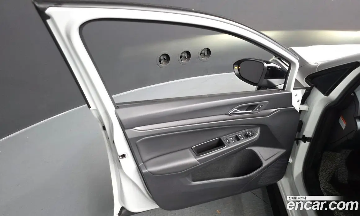 Volkswagen Golf 2024 2.0 автомат (гидро), фото 13
