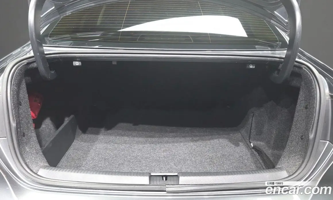 Volkswagen Jetta 2014 1.6 автомат (гидро), фото 20
