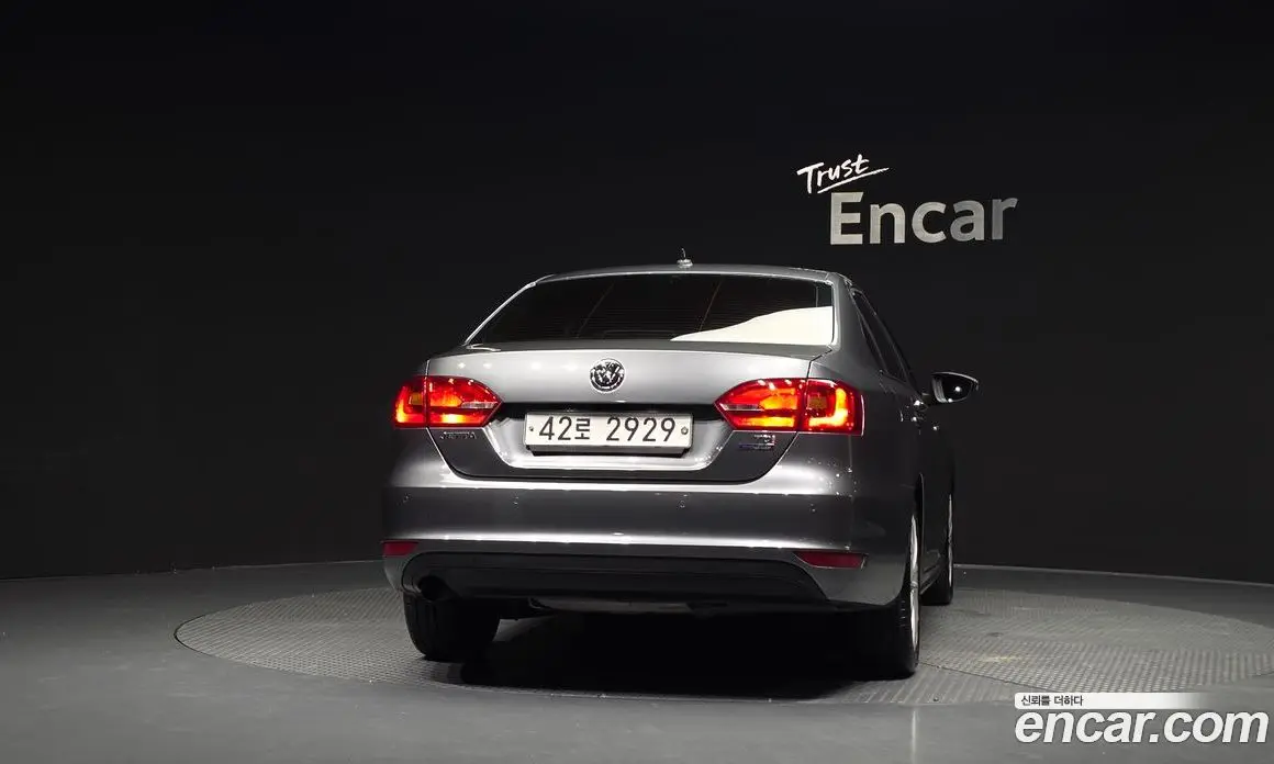 Volkswagen Jetta 2014 1.6 автомат (гидро), фото 4