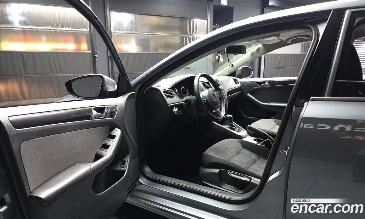 Volkswagen Jetta 2014 1.6 автомат (гидро), фото 10