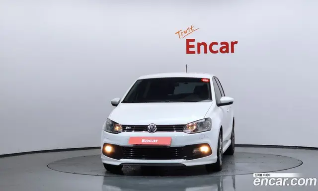 Volkswagen Polo 2015 1.4 автомат (гидро), миниатюра 3