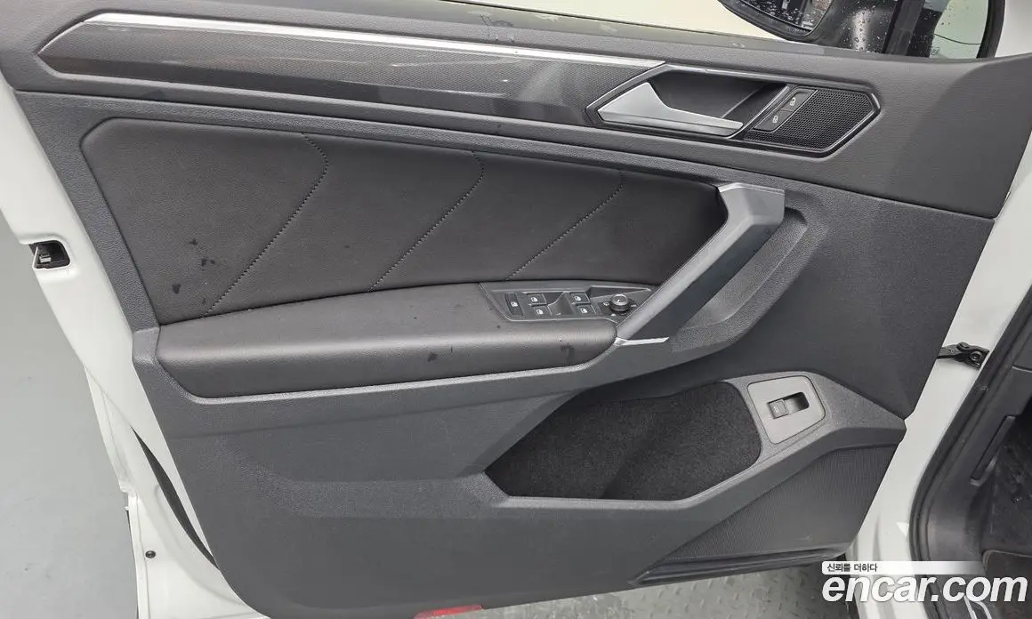 Volkswagen Tiguan 2018 2.0 автомат (гидро), фото 14