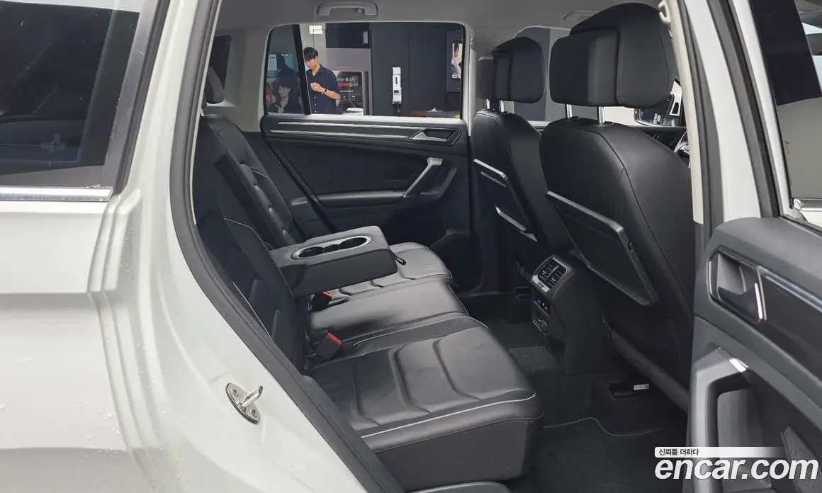 Volkswagen Tiguan 2018 2.0 автомат (гидро), фото 16
