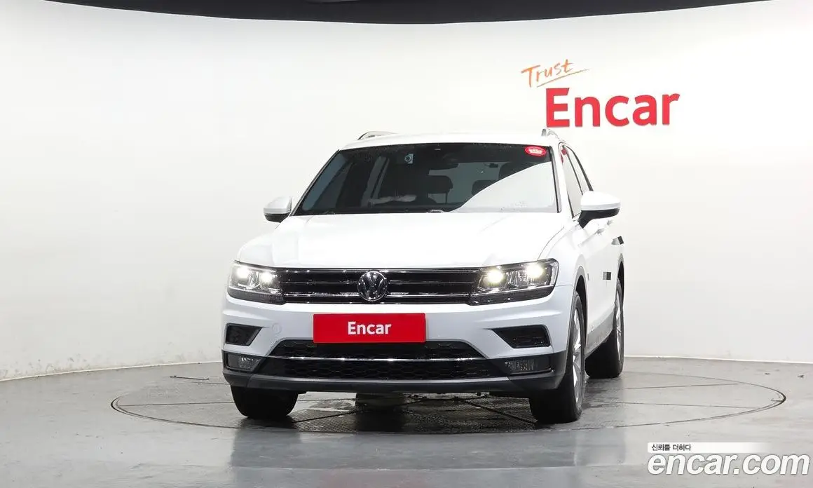 Volkswagen Tiguan 2018 2.0 автомат (гидро), фото 3