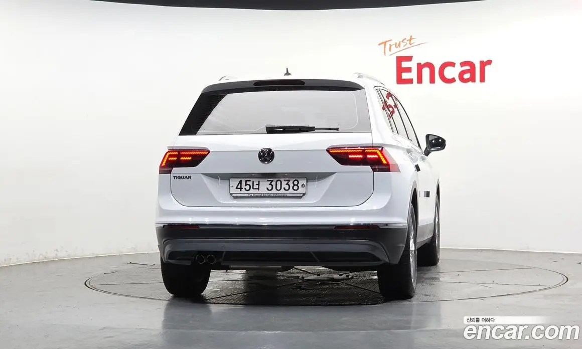 Volkswagen Tiguan 2018 2.0 автомат (гидро), фото 4