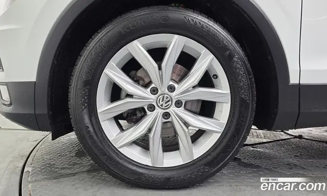 Volkswagen Tiguan 2018 2.0 автомат (гидро), миниатюра 5