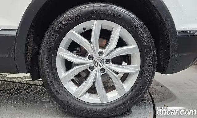 Volkswagen Tiguan 2018 2.0 автомат (гидро), миниатюра 7