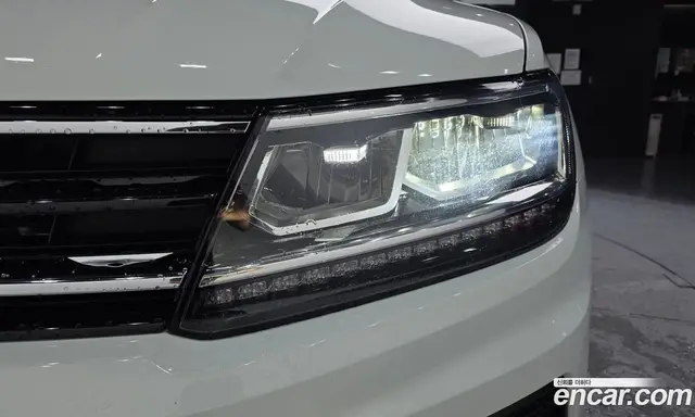 Volkswagen Tiguan 2018 2.0 автомат (гидро), миниатюра 8