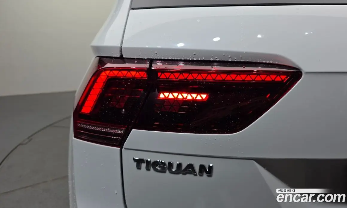 Volkswagen Tiguan 2018 2.0 автомат (гидро), фото 9