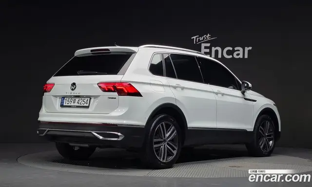 Volkswagen Tiguan 2023 2.0 автомат (гидро), миниатюра 2