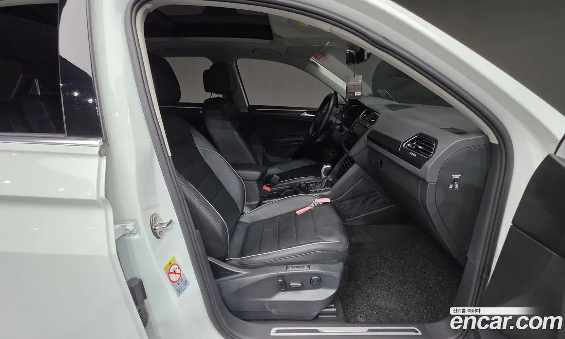 Volkswagen Tiguan 2023 2.0 автомат (гидро), фото 13