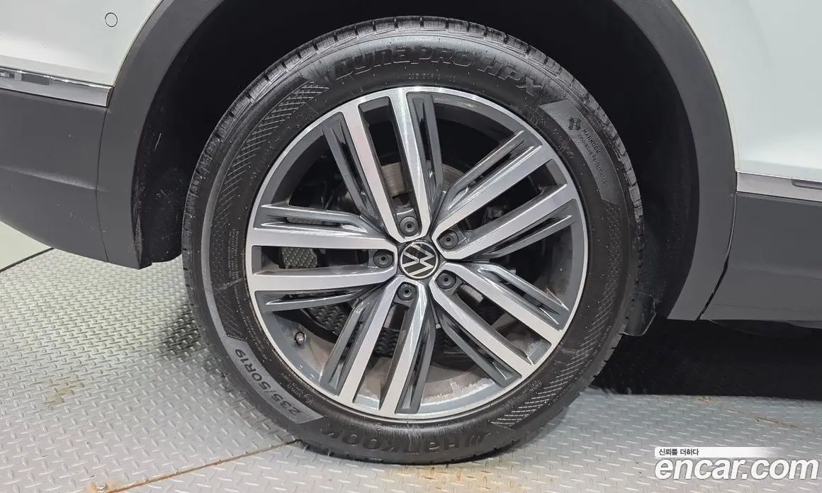 Volkswagen Tiguan 2023 2.0 автомат (гидро), фото 5