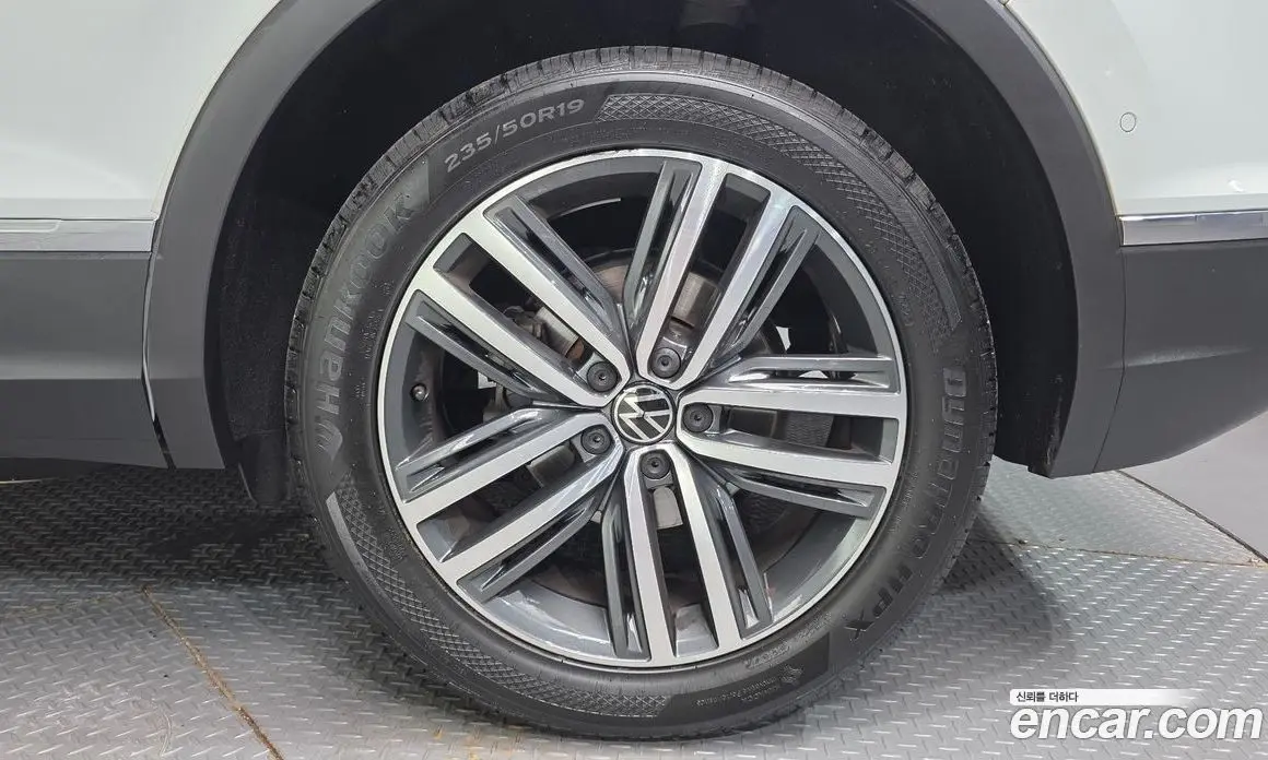 Volkswagen Tiguan 2023 2.0 автомат (гидро), фото 7