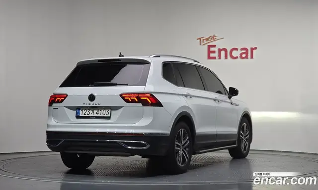 Volkswagen Tiguan 2023 2.0 автомат (гидро), миниатюра 2