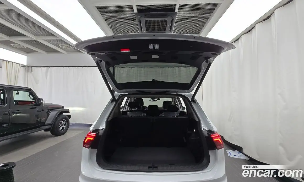 Volkswagen Tiguan 2023 2.0 автомат (гидро), фото 20