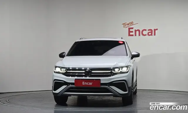 Volkswagen Tiguan 2023 2.0 автомат (гидро), миниатюра 3