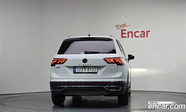 Volkswagen Tiguan 2023 2.0 автомат (гидро), миниатюра 4