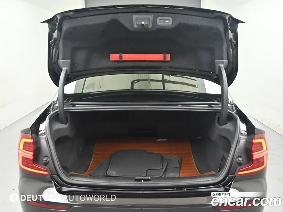 Volvo S60 2019 2.0 автомат (гидро), фото 19
