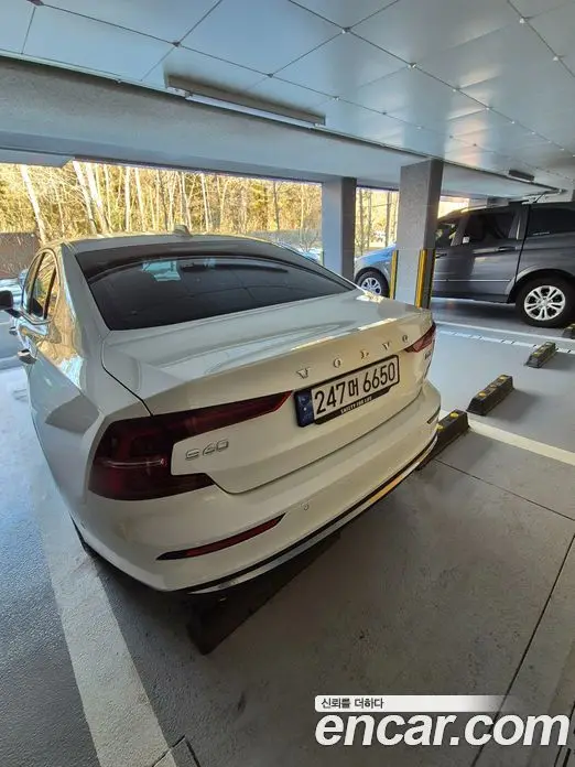 Volvo S60 2023 2.0 автомат (гидро), фото 5