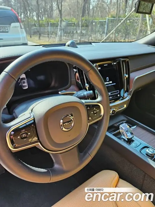 Volvo S60 2023 2.0 автомат (гидро), фото 6