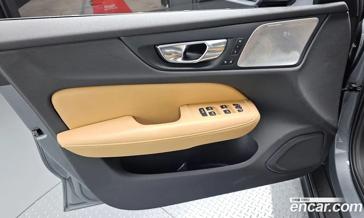 Volvo V60 2019 2.0 автомат (гидро), фото 14
