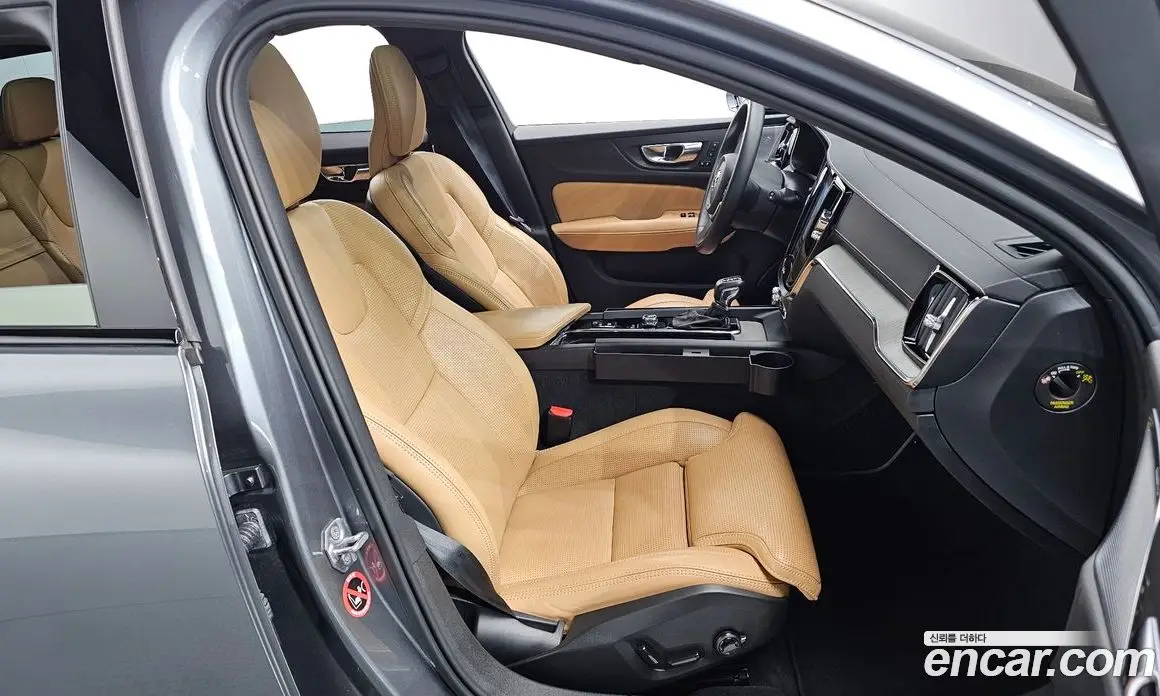 Volvo V60 2019 2.0 автомат (гидро), фото 16