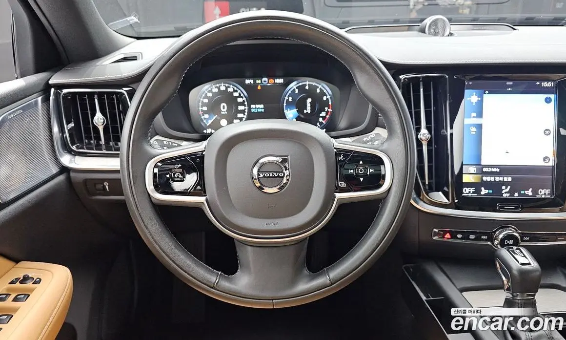 Volvo V60 2019 2.0 автомат (гидро), фото 19