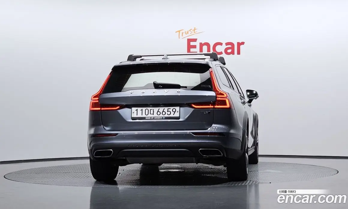 Volvo V60 2019 2.0 автомат (гидро), фото 4