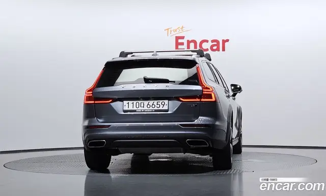 Volvo V60 2019 2.0 автомат (гидро), миниатюра 4