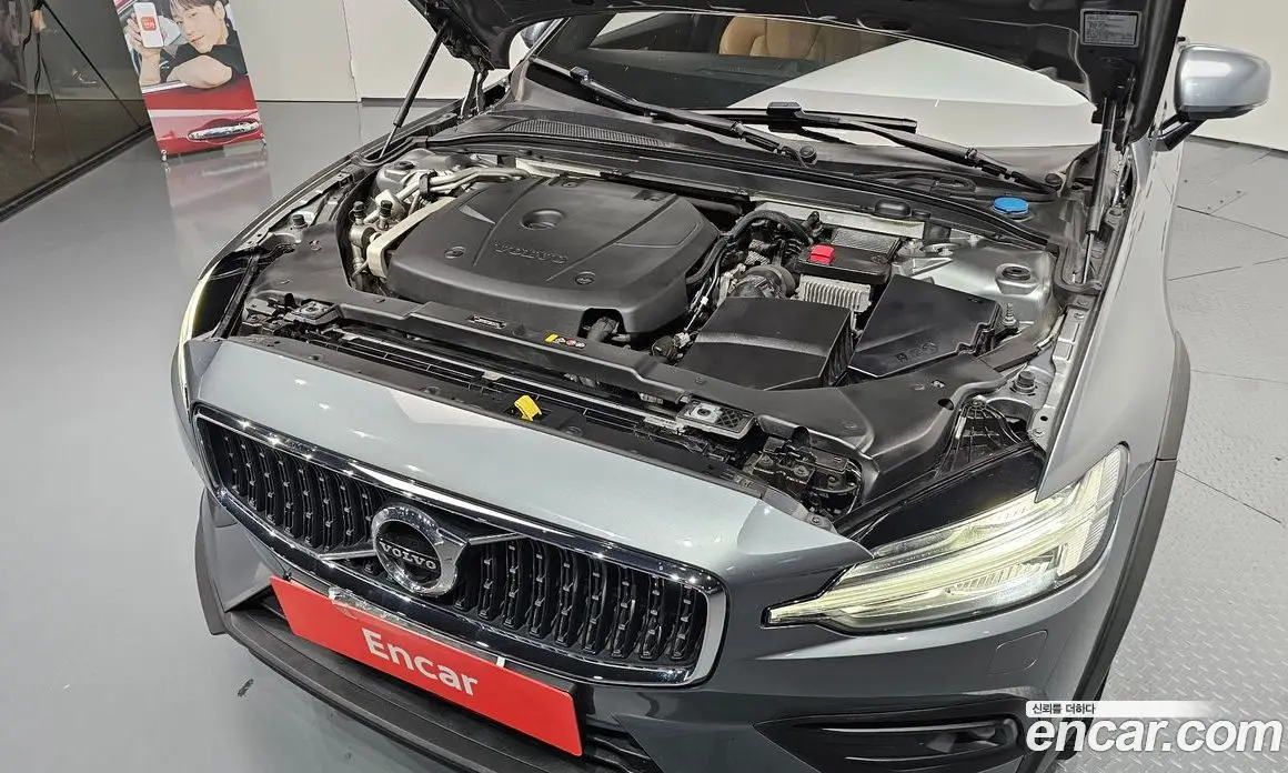 Volvo V60 2019 2.0 автомат (гидро), фото 6